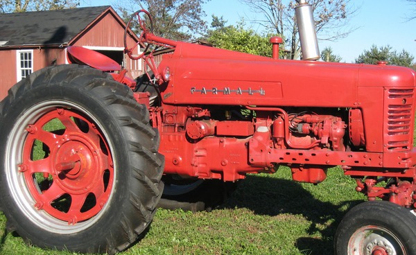 Old Tractor, a piece of agricultural history